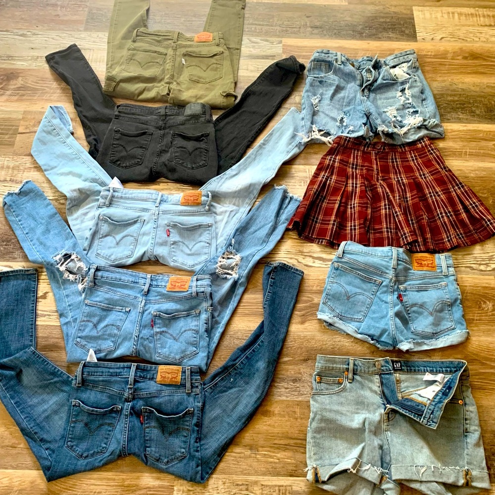 Lot of 9, size 7 or 27 inch waist. 5 pairs of jeans, 3 pairs of shorts, 1 skirt